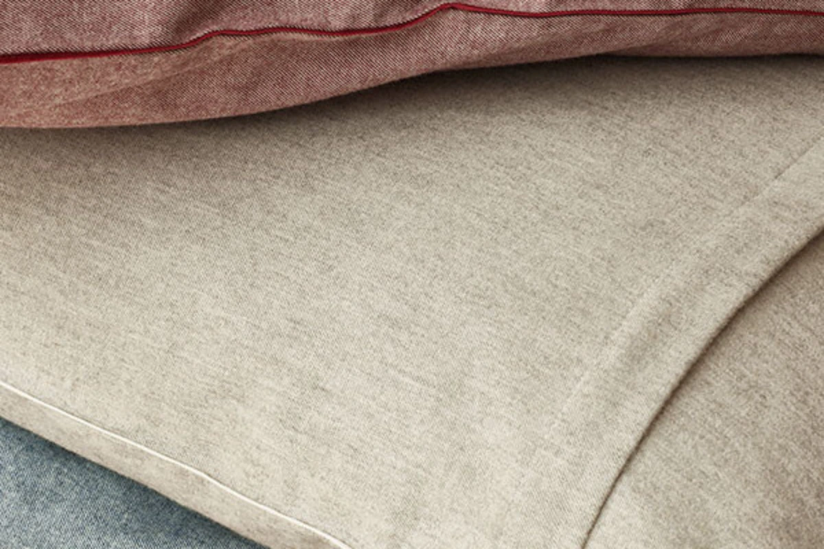 Elegante Bettwäsche in gedeckten Farben