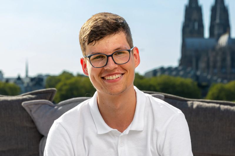 Schlafberater Leon Derksen von Betten-Sauer Köln