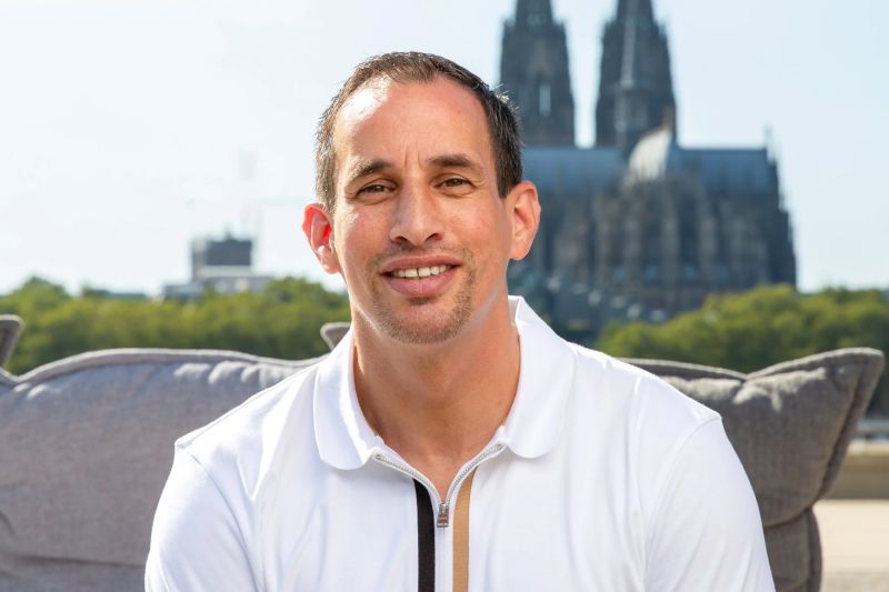 Geschäftsführer Michael Gouram im Betten-Sauer Showroom