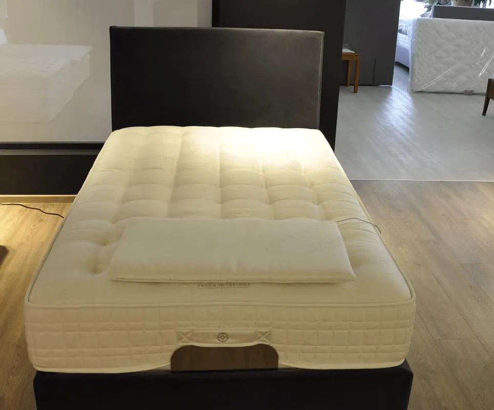 Boxspring – Bett von Treca Paris